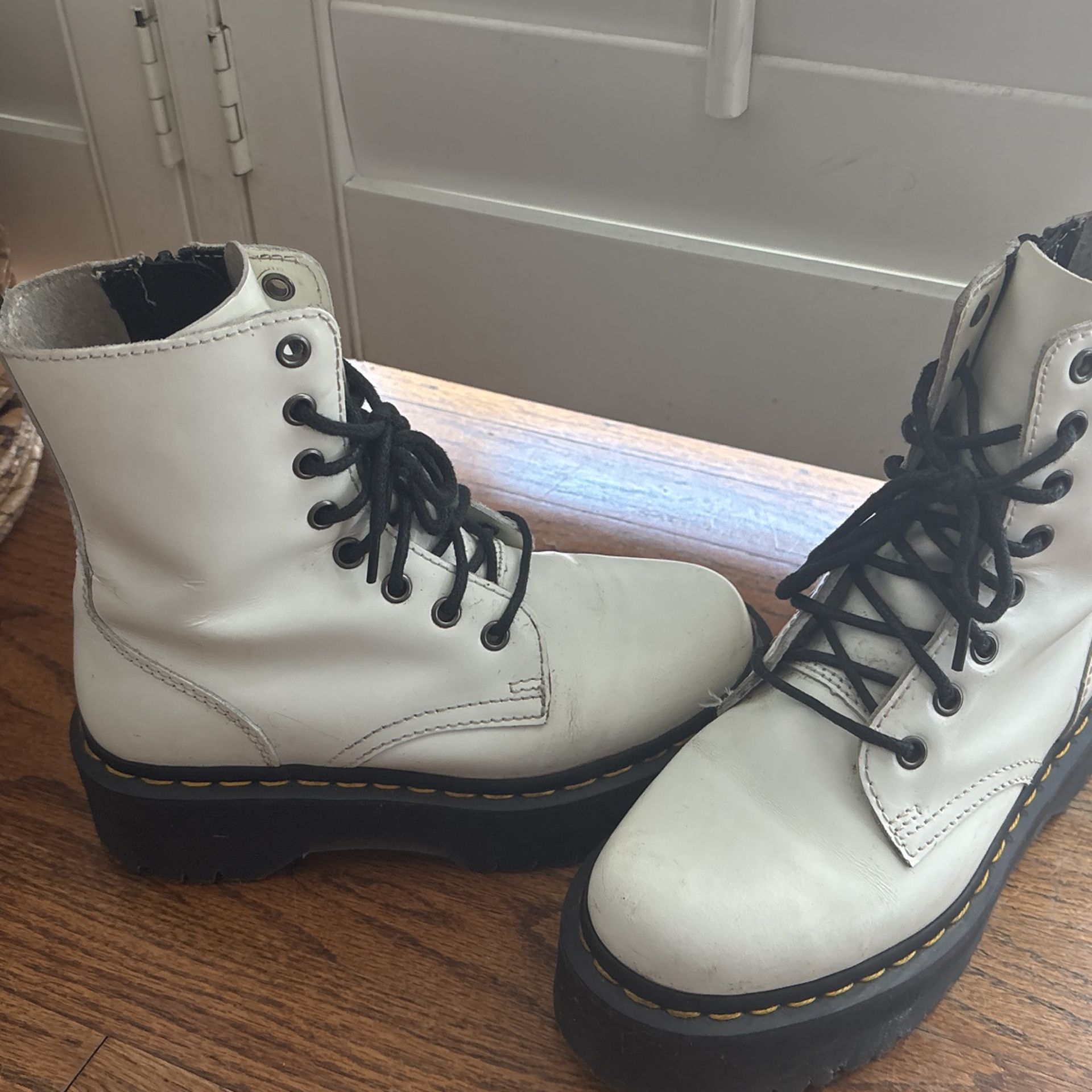 Doc Martens Jadon Platform Boots Size 5/6 (US L) White