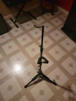 TITAN FOLDING VIOLIN OR VIOLA STAND