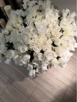 White roses w/baby’s breath