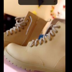 Leather Beige Boots 