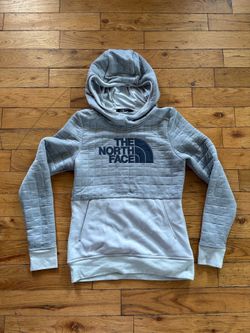 The North Face Two-Tone Light Gray Quilted Hoodie with Logo / Small / Sweatshirt