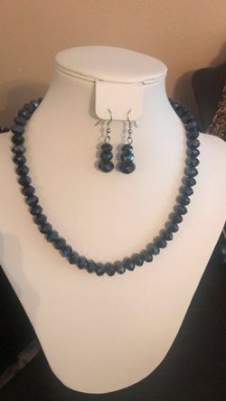 Collar en cristal $10