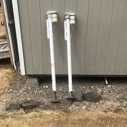 Pair Of Reico titan 56321 Camper Jacks