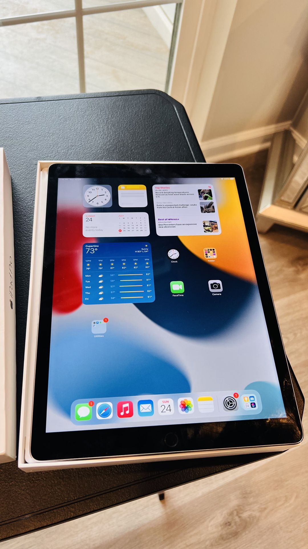 Unlocked iPad Pro 12.9 Wi-Fi + Cellular (ML3L2LL/A) 128 GB Space Gray Free Zagg screen Included