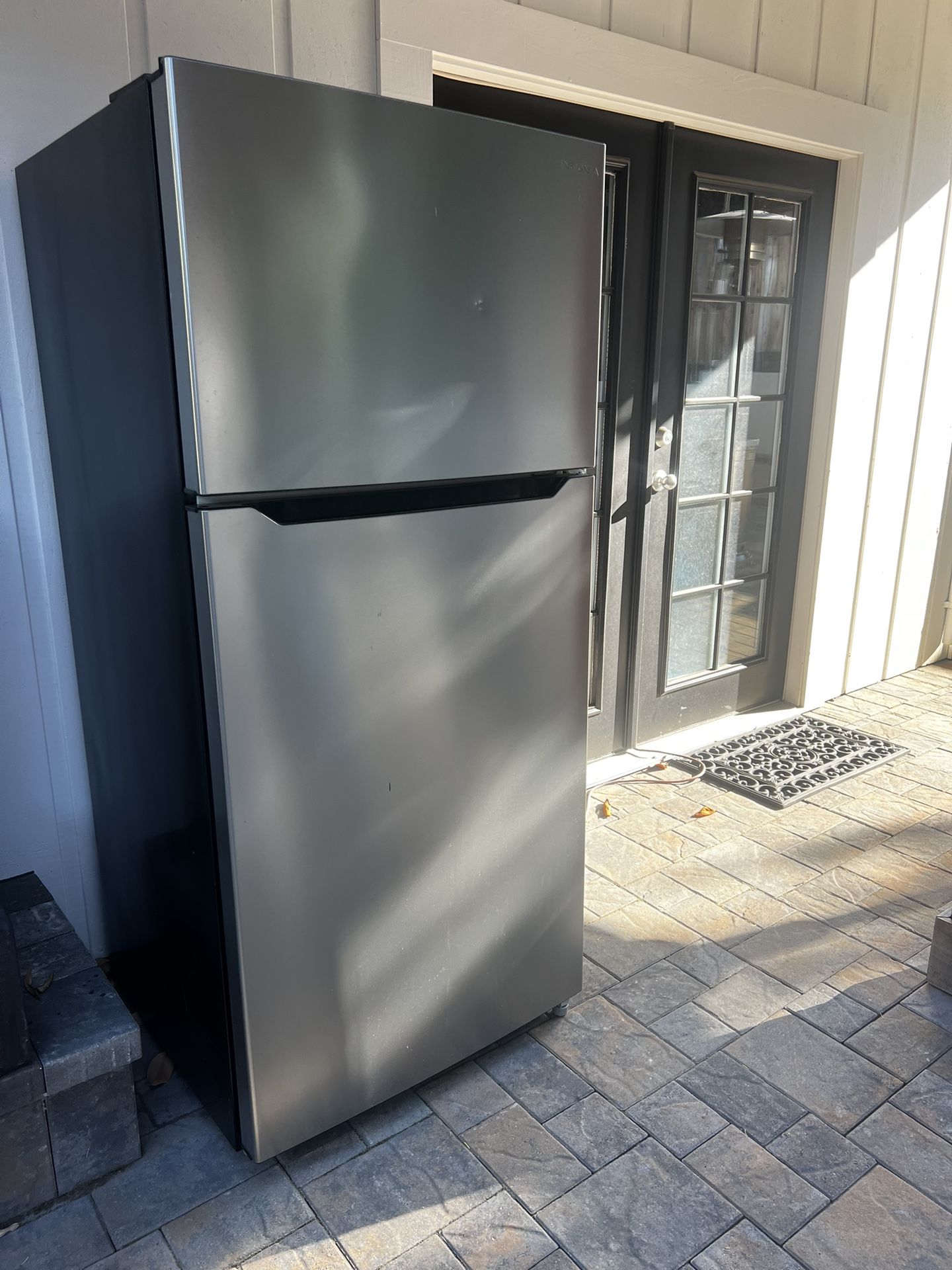 Insignia Top-Freezer Refrigerator – 18 cu. ft. – Stainless Steel – $100