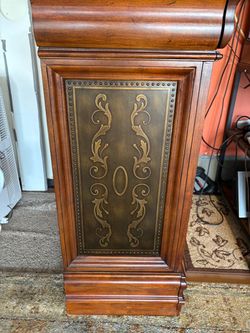 Elegant wine cabinet