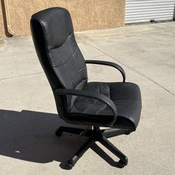 Swivel Adjustable Height Rolling Coaster Executive Office Chair 