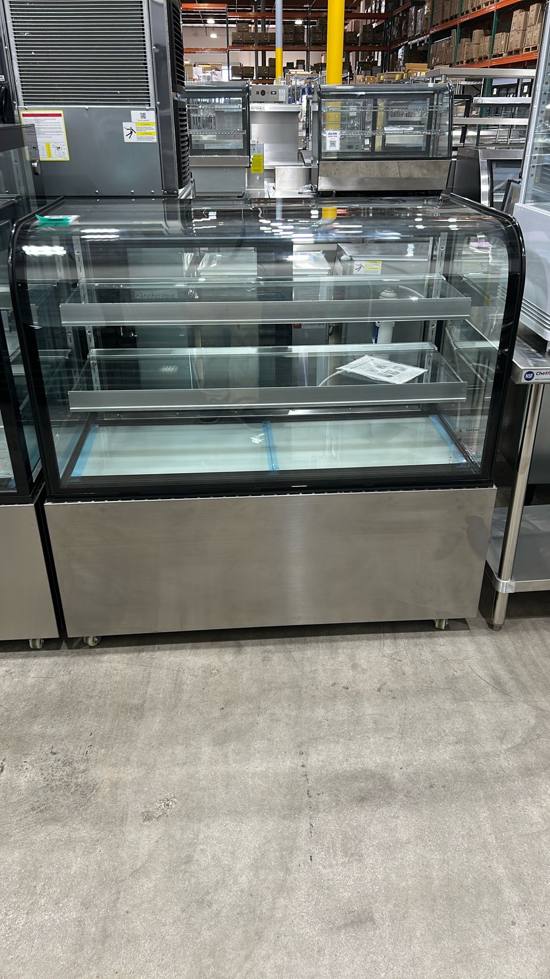 Polarman ARC-370Y 48″ Curved Glass Refrigerated Bakery Display Case With LED Lights