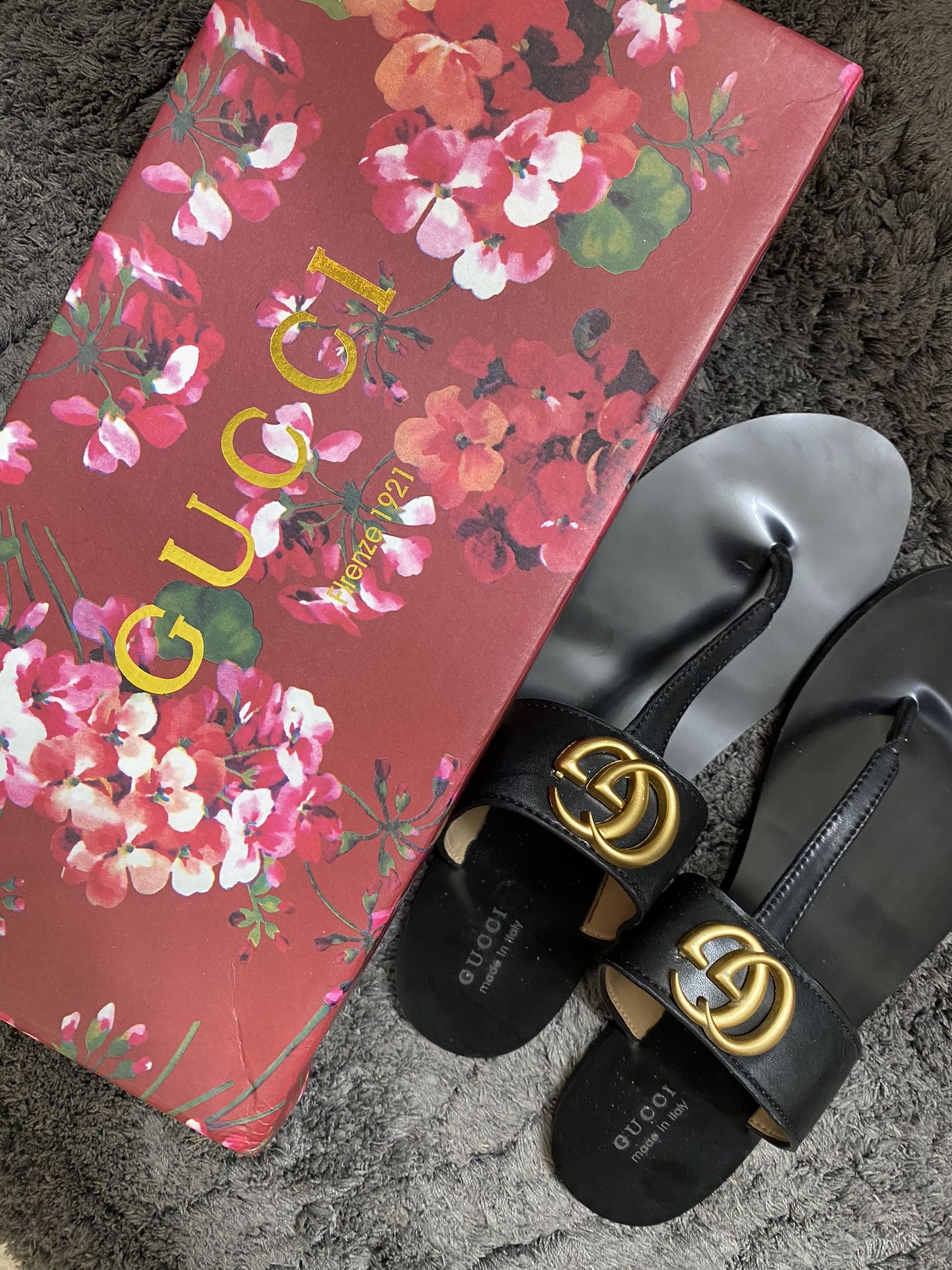 Gucci flip flops