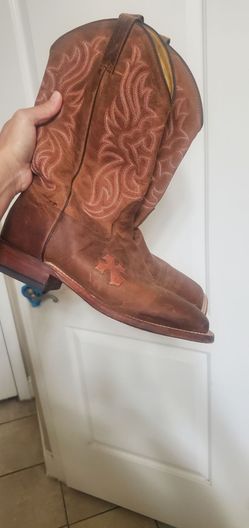 9.5 Cowboy boot. Tony Lama womens square toe boot