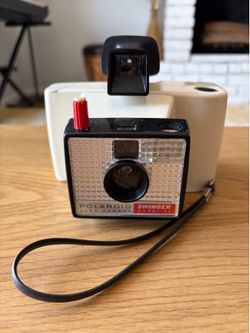 Vintage Polaroid Swinger Model 20 Land Camera