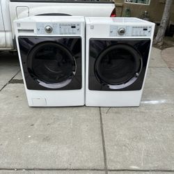 Kenmore Washer/Dryer (Electric Dryer + Stackable)