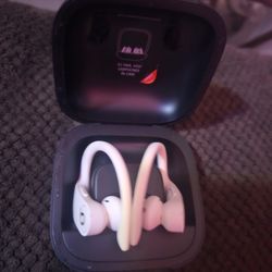 Beats Earbuds  ( Airpods ) 