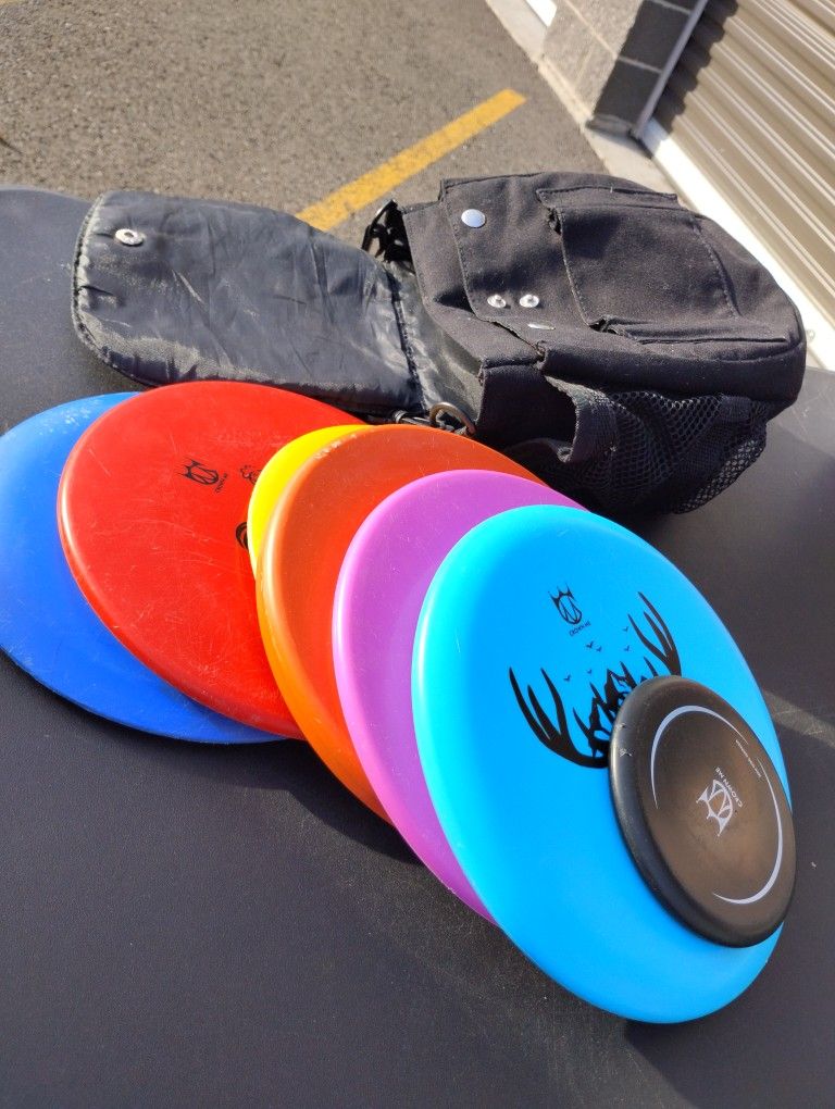 Disc Golf Bundle – Multiple Discs + Bag –Disc Golf Set – 7 Discs + Crown Me Bag – Used Only Twice! Great Deal!