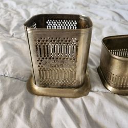 2 Jack Daniels Stands