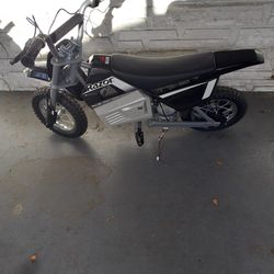 Electric Small Scooter Brand New With Charger I Have Manual Too 15 Mph