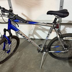 Trek Mountain Bike 4300