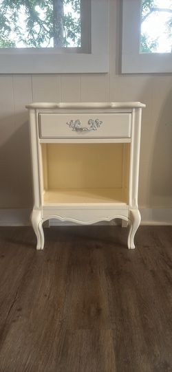 Apricot Whisper One Drawer Nightstand