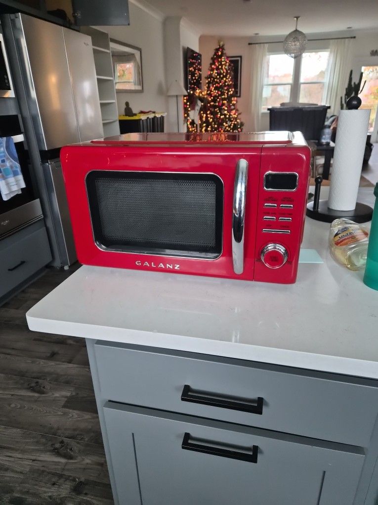 Galanz Microwave In Red