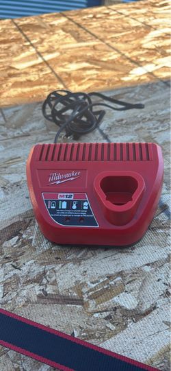 Milwaukee M12 Battery Charger