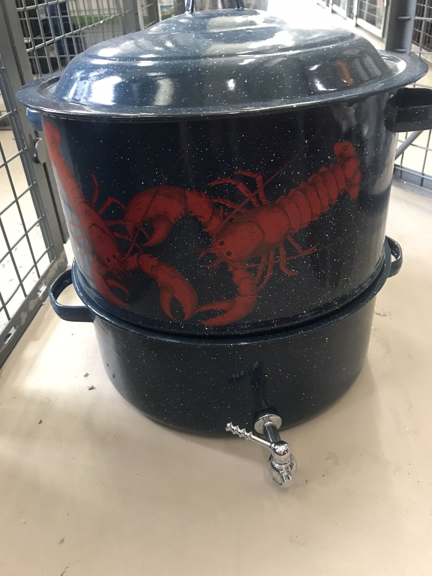 Lobster Clam Steamer Pot William Sinoma
