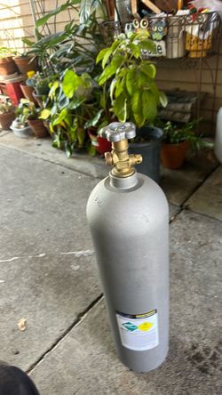 Garage sale moving out sale August 22