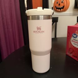 30oz Stanley water bottle