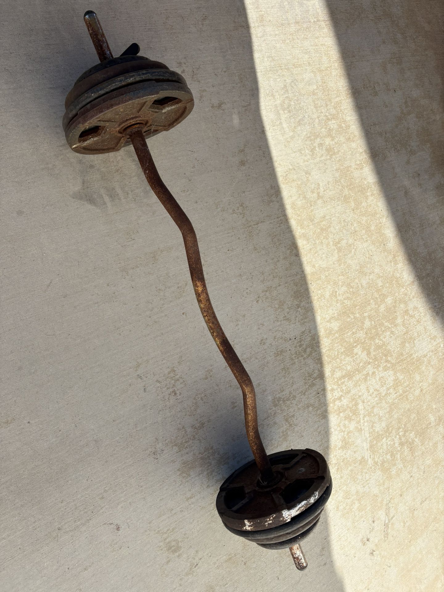 Weight Curly Bar With 75 Pounds ( Rusty Bar )
