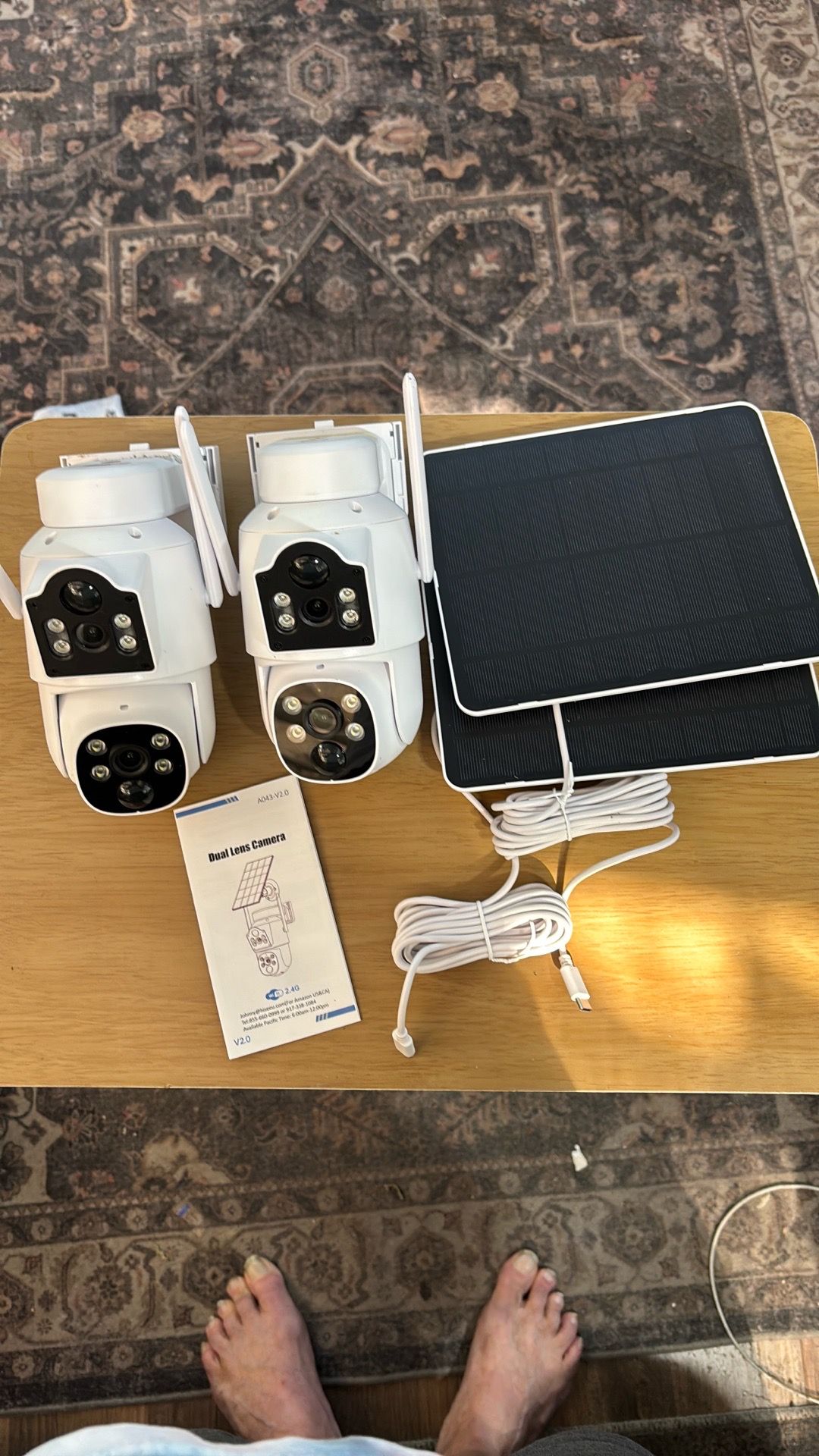 2 Hiseeu Dual Lens Wireless Solar Camera, 4MP WiFi Security Camera, PTZ 360°, PIR Motion Detection, Color Night Vision, IP66, 2-Way Audio, 2.4G WiFi,