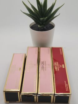4 CAROLINA HERRERA GOOD GIRL TRAVEL SPRAYS 

1 Elixir 
2 Blush
1 Very Elixir (USED)⭐️