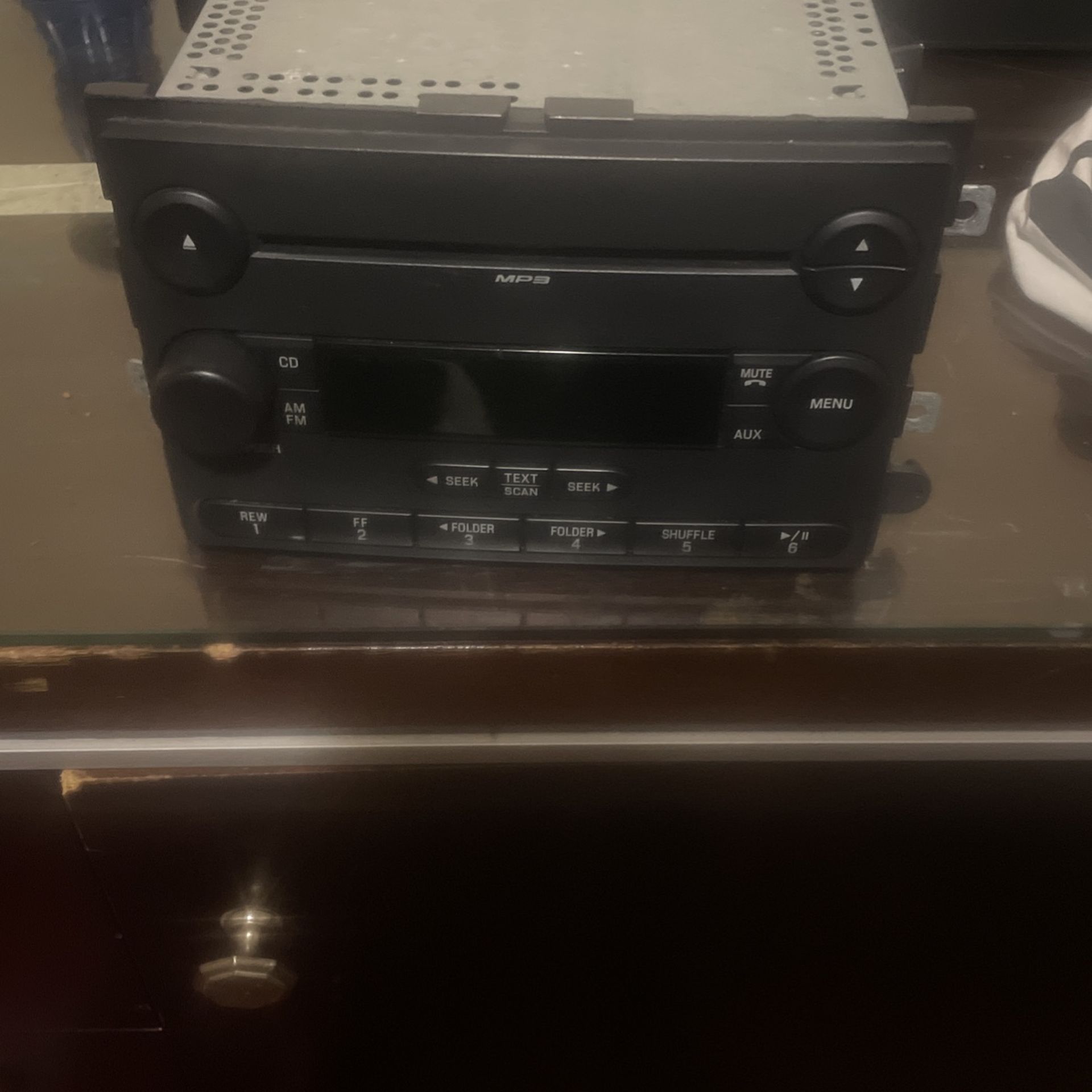2005-2009 Ford Must Stock Stereo