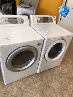 Scratch and dent nice washer and dryer set