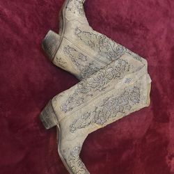 Women’s cowgirl Boots
