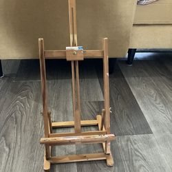 PAINTING EASEL