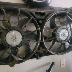 99-13 LS Electric Fans With Pigtail Plug:$180 https://offerup.com/redirect/?o=Q2FzaC5MUw== Valve Covers $50