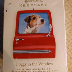 Hallmark "Doggy In The Window"