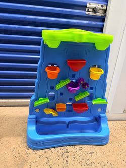 Step2 Waterfall Discovery Wall Kids Water Playset