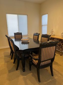 Awesome Table and Chairs
