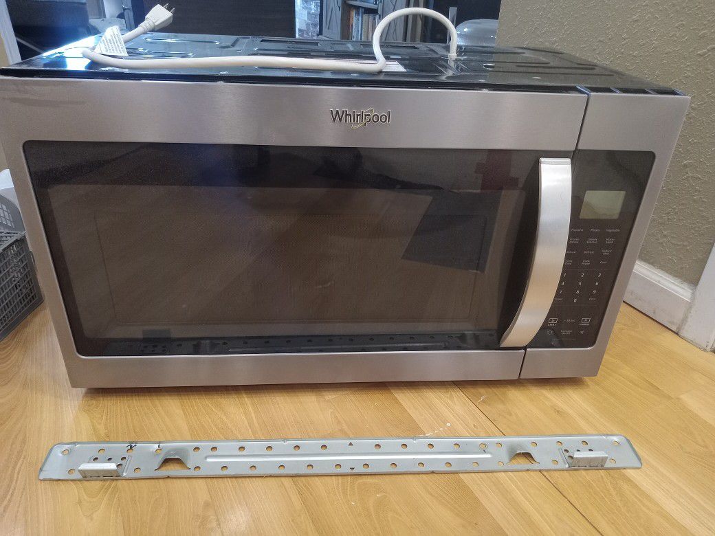 Whirlpool Microwave 29 3/4W, 17 1/8H