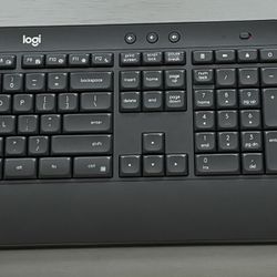 Black Logitech MK540 Advanced Wireless Keyboard And Mouse 