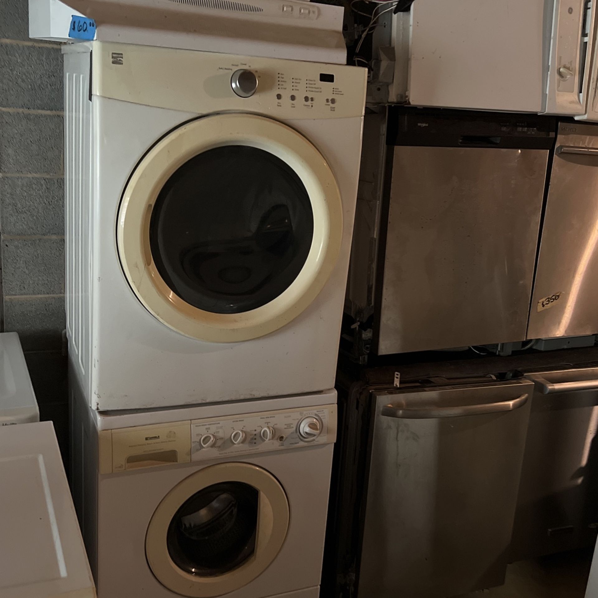 Stackable Electric 220 Washer And Dryer One Yr Warranty