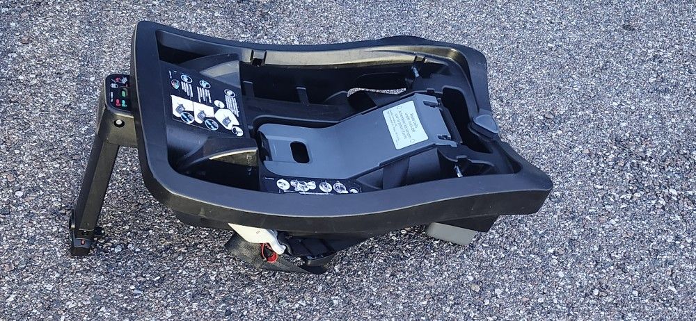 Evenflo LiteMax DLX Infant Car Seat Base with a SafeZone Load Leg