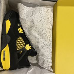 Thunder 4s Sz 8.5 & 3Y