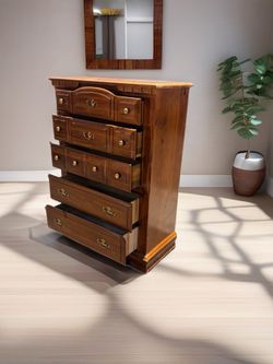 FREE DELIVERY Beautiful Solid Wood Chest Dresser