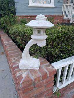 Japanese Pagoda Lantern Concert Statue