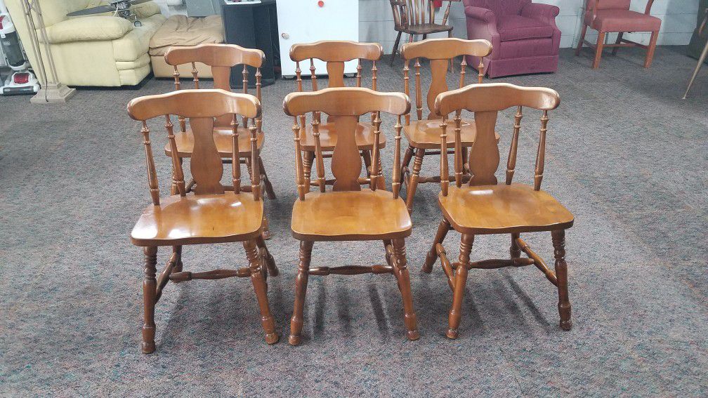 Set of 6 maple dining chairs, $100 for all!