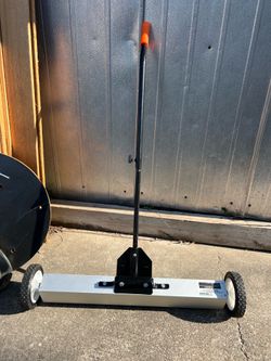 Magnetic pickup tool