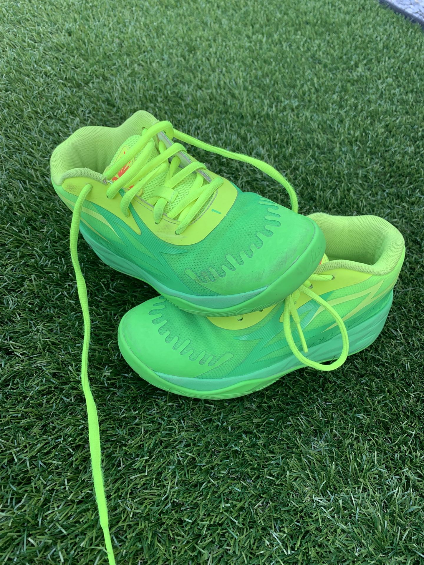 Lamelo Ball Mb.02 Basketball Sneakers Puma Size 1.5