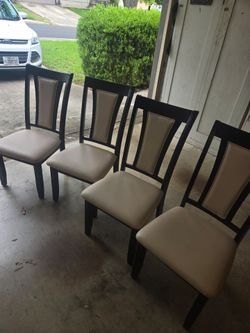 Steve Silver Marseille table and chairs