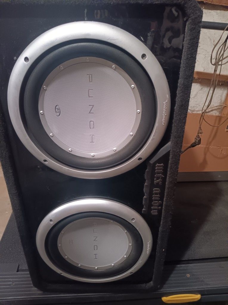 PUNCH P3 12" + KICKER 1200.1 AMP